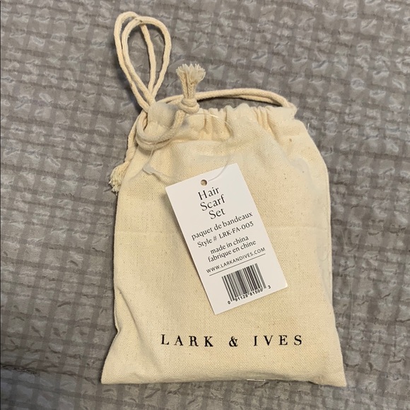 Cream Hair Accessory by - Picture 3 of 4